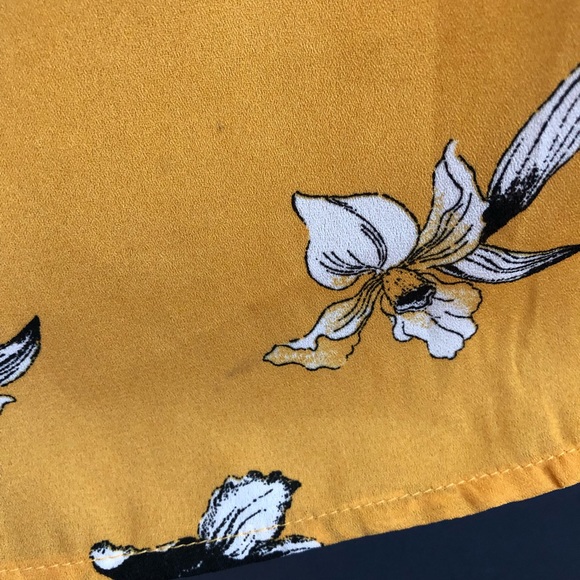 🍁semi sheer mustard floral cold-shoulder top - Picture 8 of 8